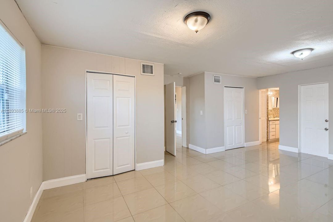 Active With Contract: $456,000 (3 beds, 2 baths, 1180 Square Feet)