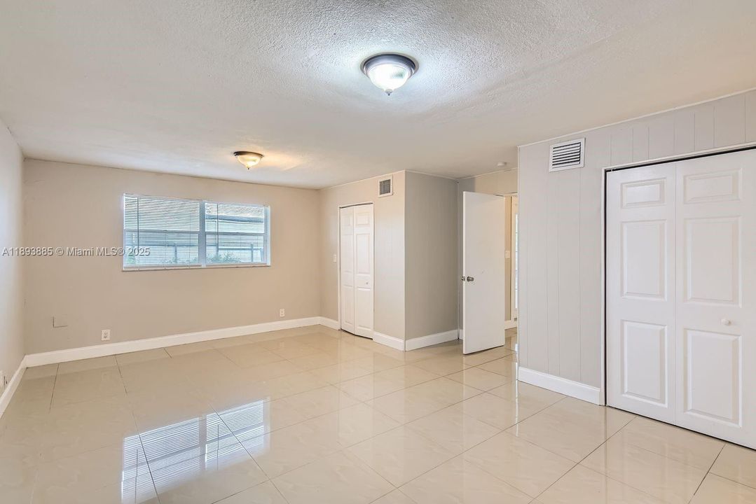 Active With Contract: $456,000 (3 beds, 2 baths, 1180 Square Feet)