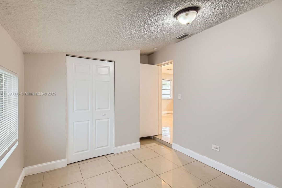 Active With Contract: $456,000 (3 beds, 2 baths, 1180 Square Feet)