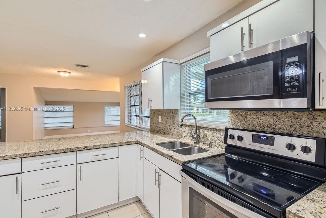 Active With Contract: $456,000 (3 beds, 2 baths, 1180 Square Feet)
