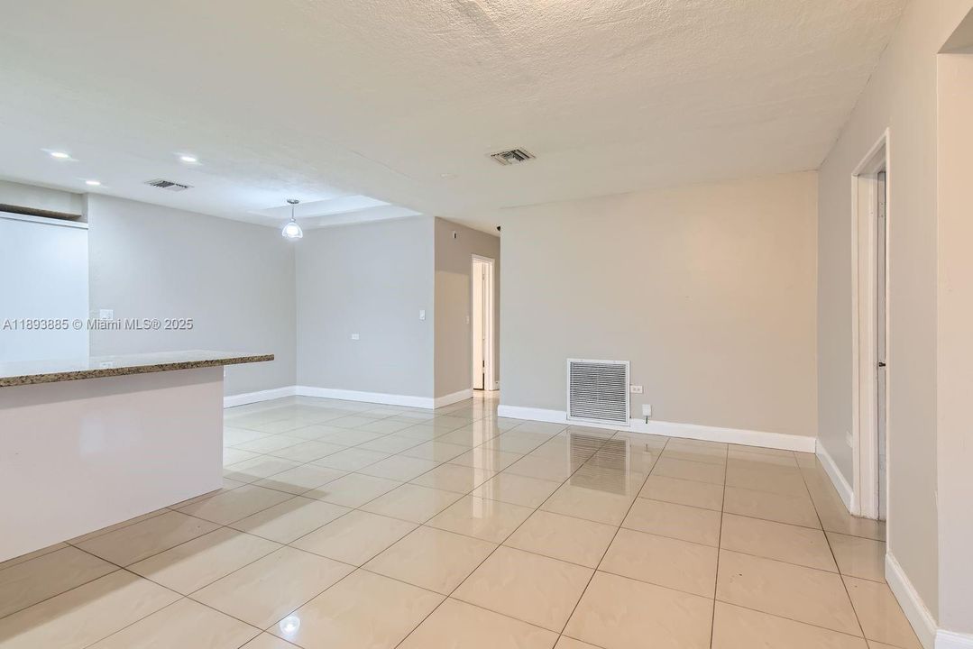 Active With Contract: $456,000 (3 beds, 2 baths, 1180 Square Feet)