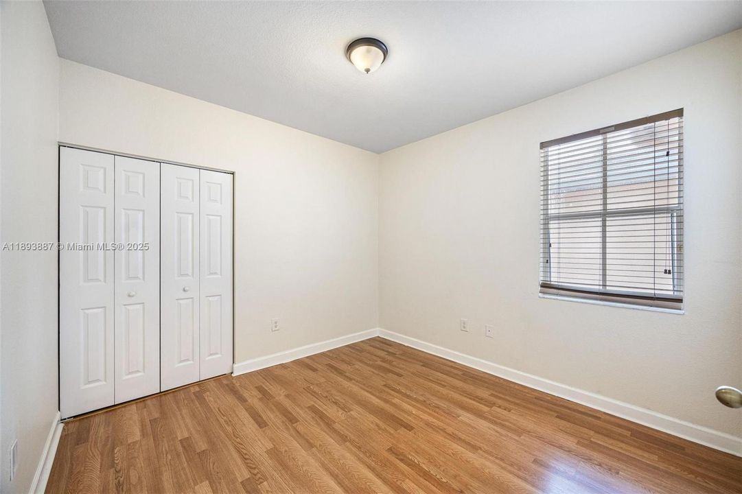 待售: $250,000 (3 贝兹, 2 浴室, 1523 平方英尺)