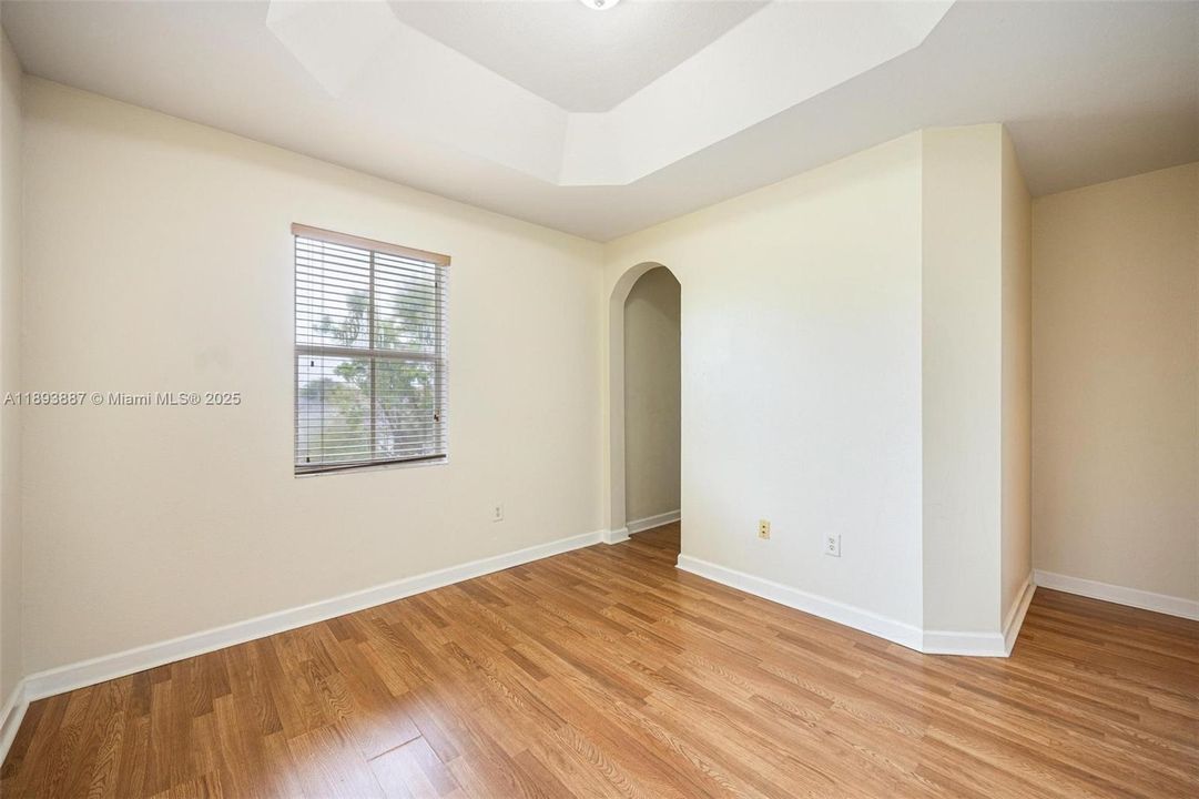 待售: $250,000 (3 贝兹, 2 浴室, 1523 平方英尺)