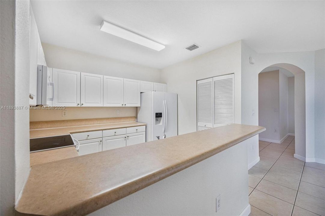 待售: $250,000 (3 贝兹, 2 浴室, 1523 平方英尺)