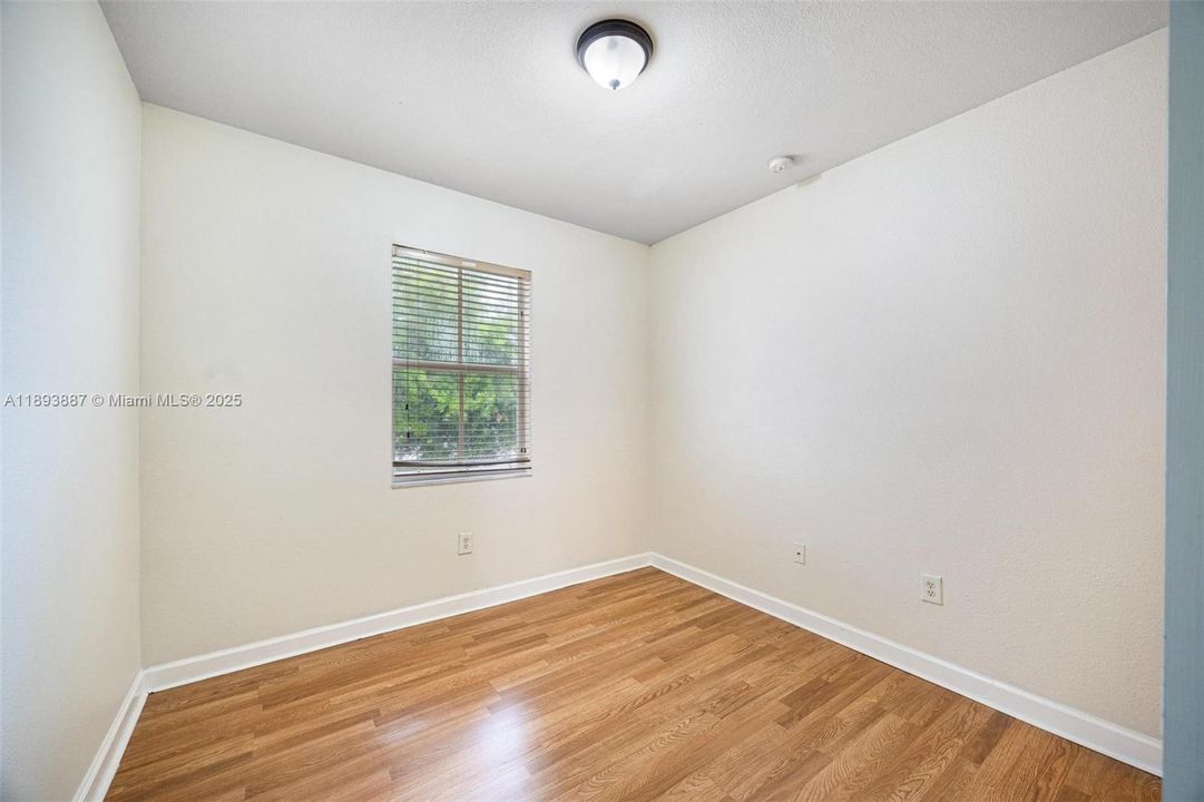 待售: $250,000 (3 贝兹, 2 浴室, 1523 平方英尺)