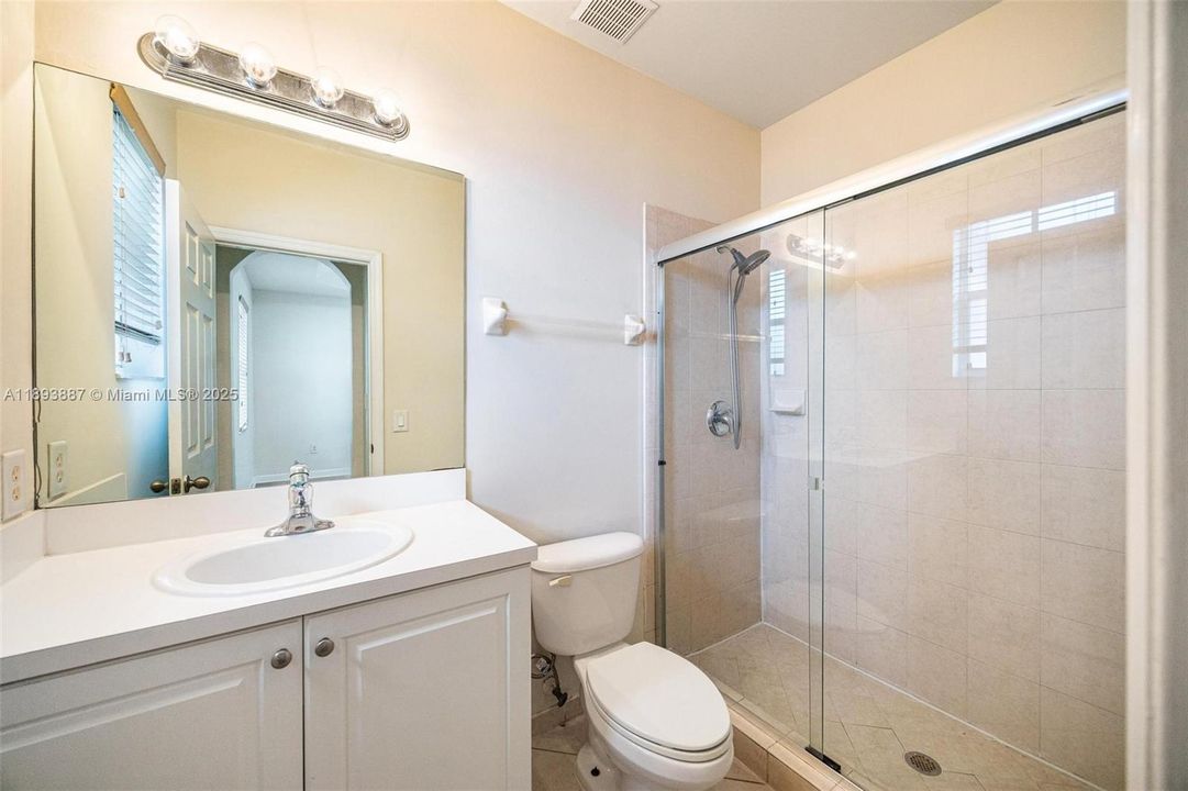 待售: $250,000 (3 贝兹, 2 浴室, 1523 平方英尺)