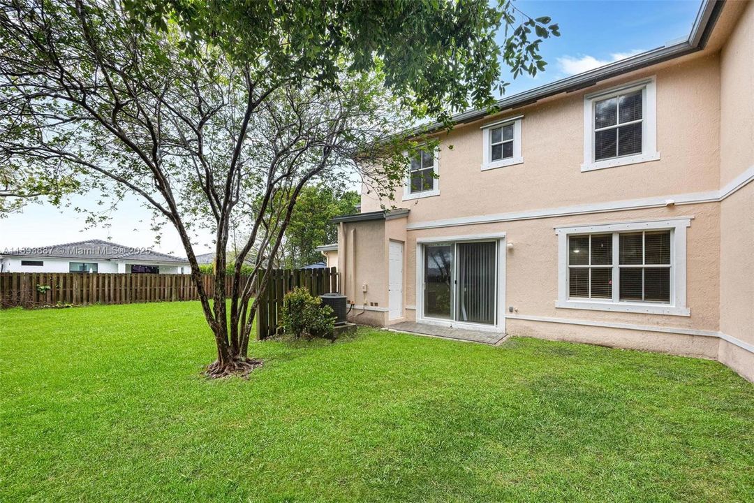 待售: $250,000 (3 贝兹, 2 浴室, 1523 平方英尺)