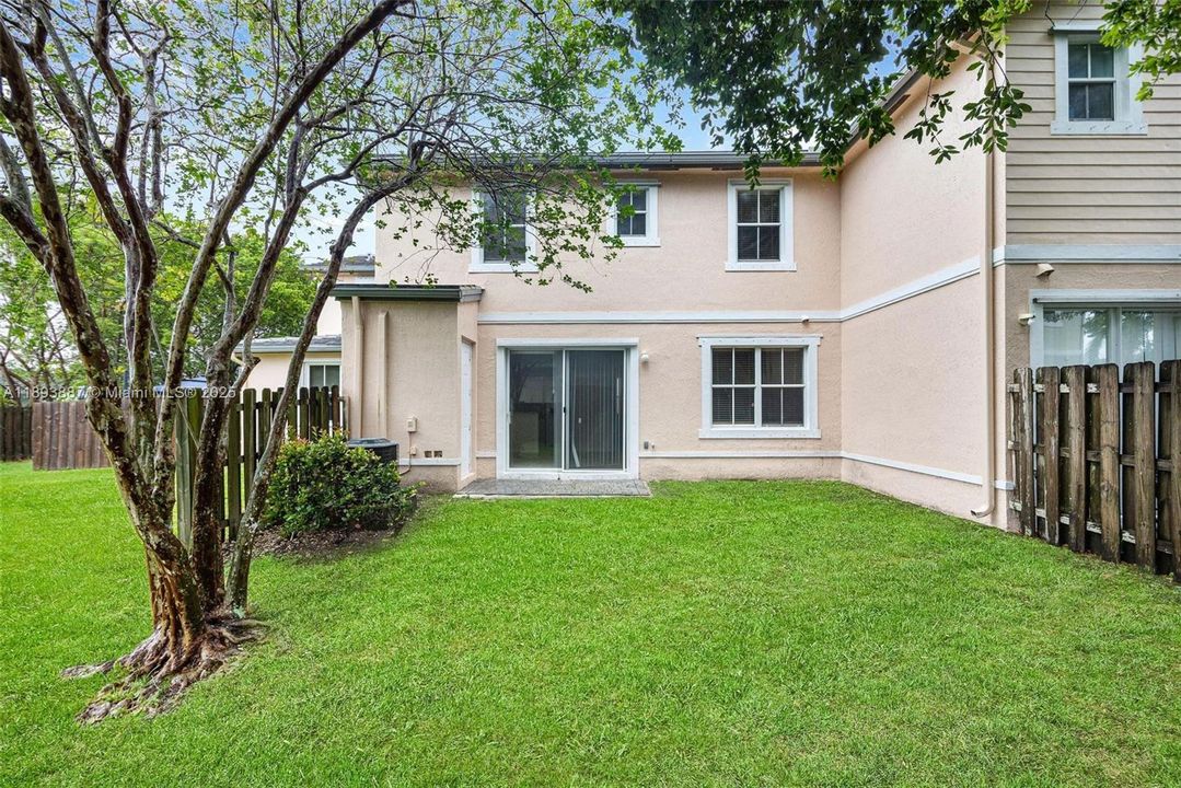 待售: $250,000 (3 贝兹, 2 浴室, 1523 平方英尺)