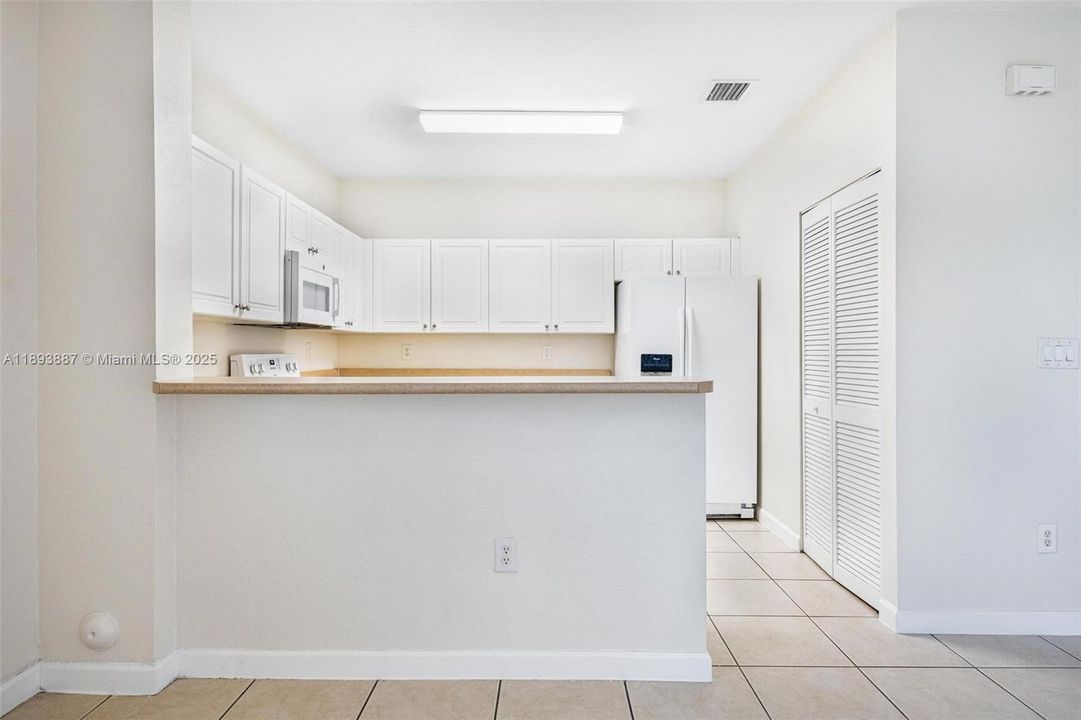 待售: $250,000 (3 贝兹, 2 浴室, 1523 平方英尺)