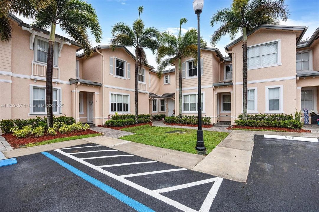 待售: $250,000 (3 贝兹, 2 浴室, 1523 平方英尺)