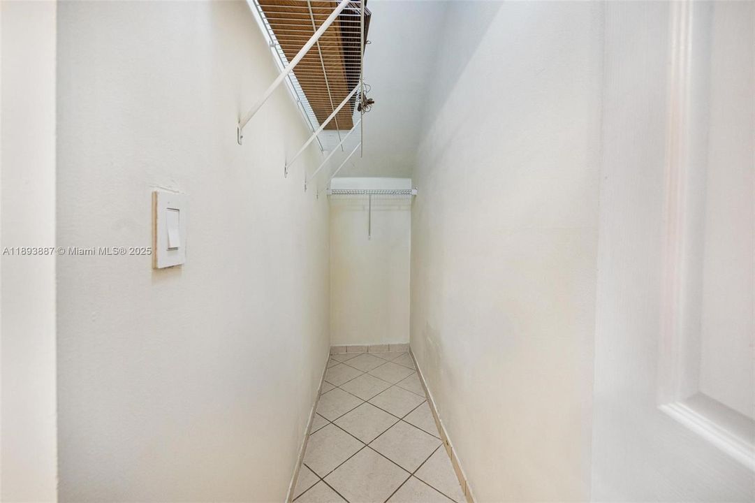 待售: $250,000 (3 贝兹, 2 浴室, 1523 平方英尺)