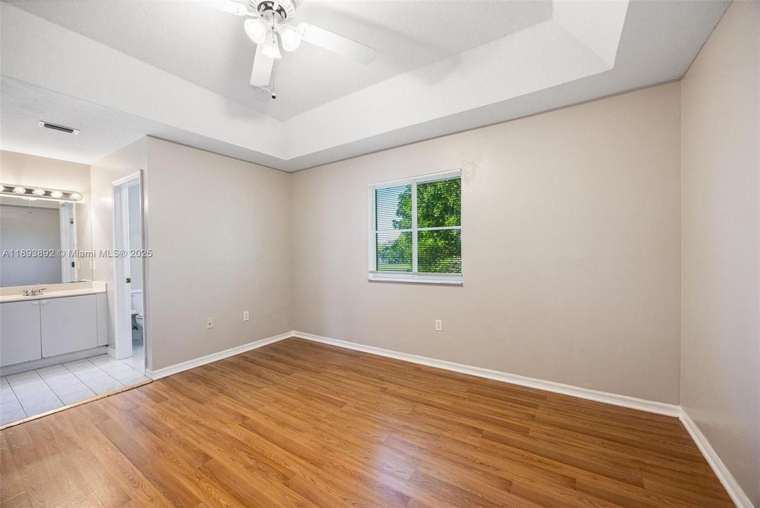 Active With Contract: $270,000 (3 beds, 2 baths, 1518 Square Feet)