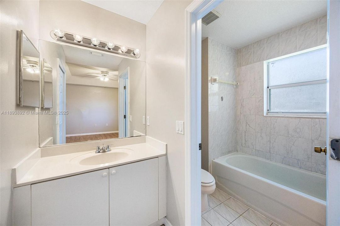 Active With Contract: $270,000 (3 beds, 2 baths, 1518 Square Feet)