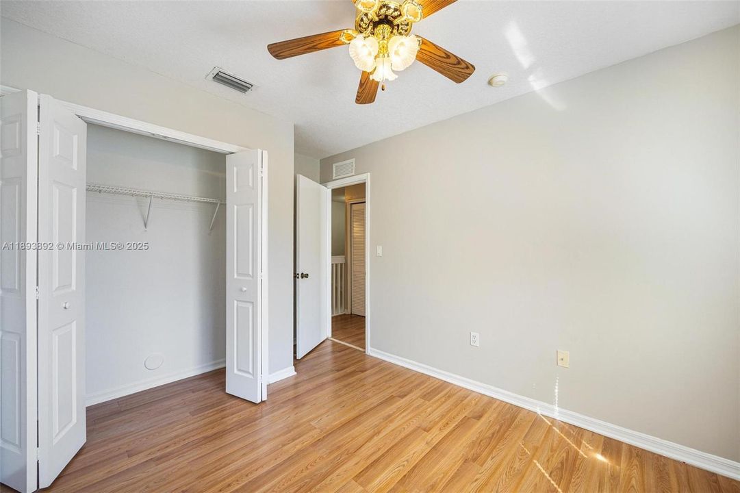 Active With Contract: $270,000 (3 beds, 2 baths, 1518 Square Feet)