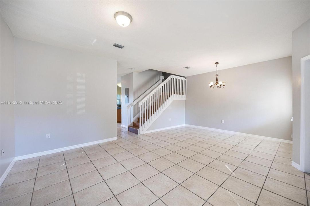 Active With Contract: $270,000 (3 beds, 2 baths, 1518 Square Feet)