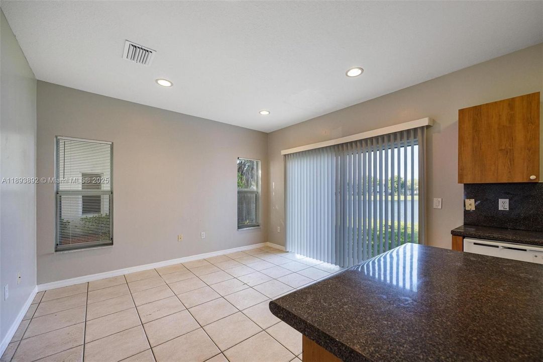 Active With Contract: $270,000 (3 beds, 2 baths, 1518 Square Feet)