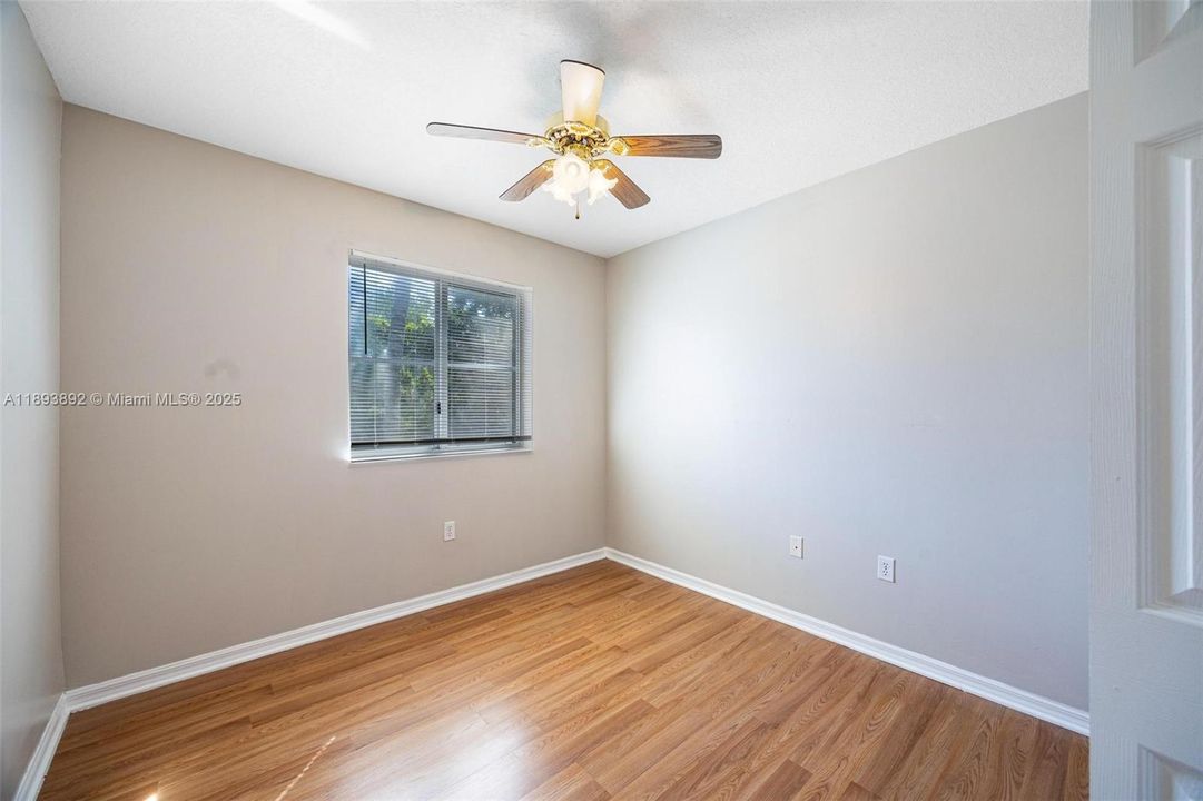 Active With Contract: $270,000 (3 beds, 2 baths, 1518 Square Feet)