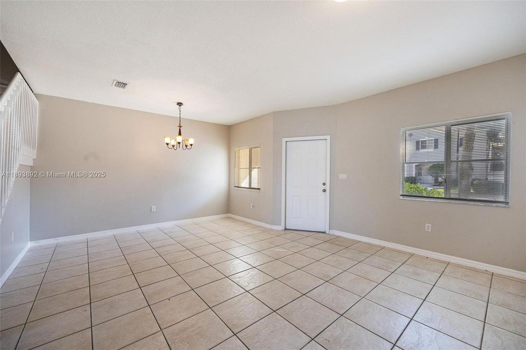 Active With Contract: $270,000 (3 beds, 2 baths, 1518 Square Feet)