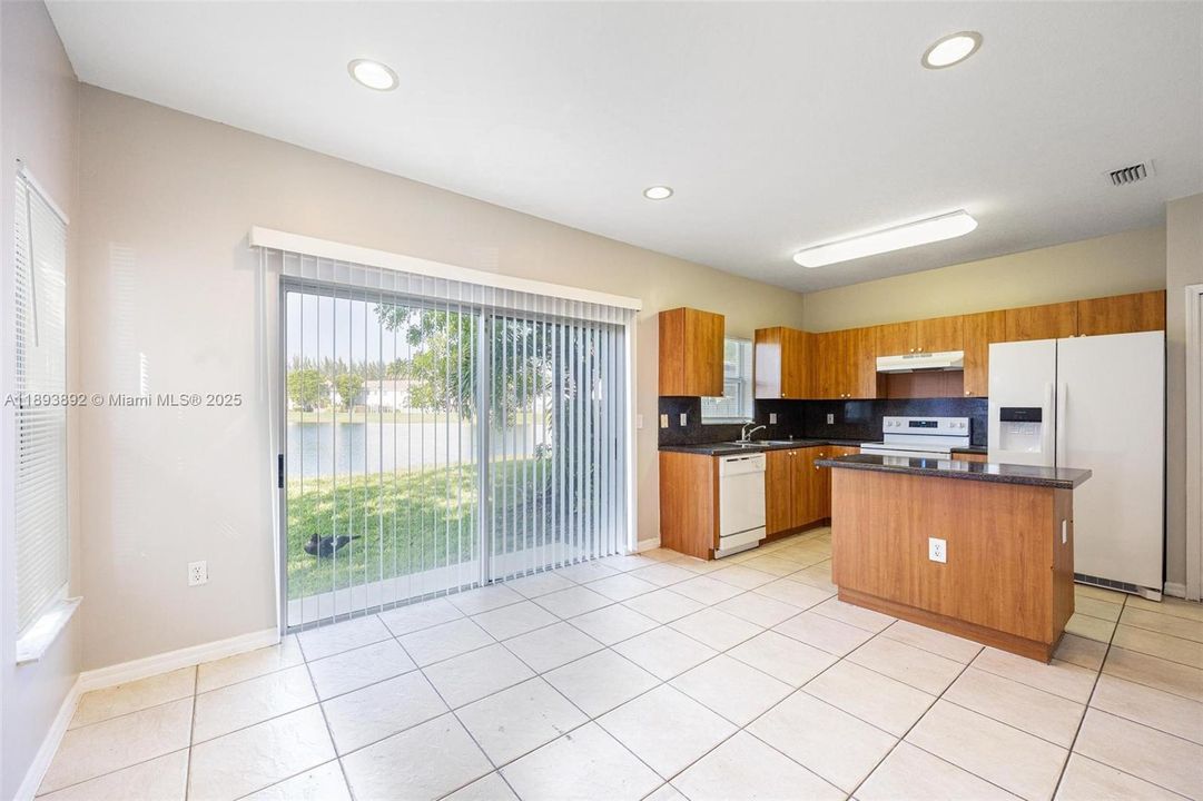 Active With Contract: $270,000 (3 beds, 2 baths, 1518 Square Feet)