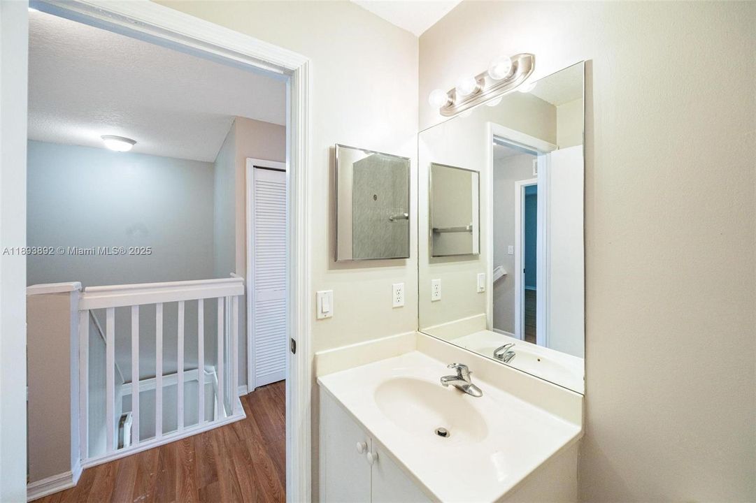 Active With Contract: $270,000 (3 beds, 2 baths, 1518 Square Feet)