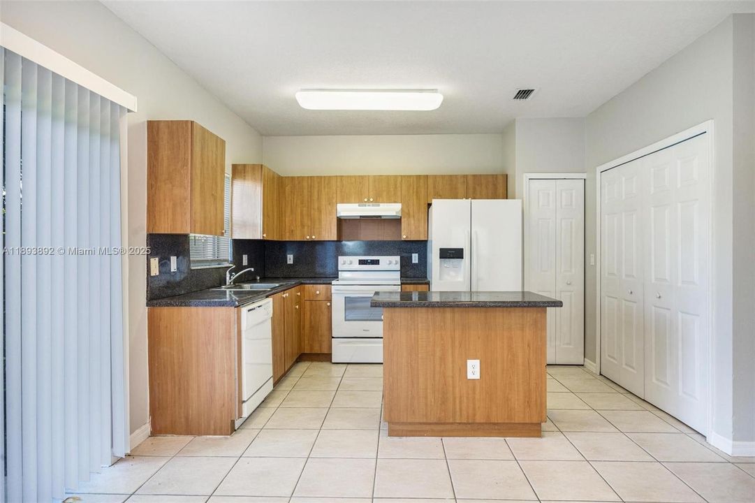 Active With Contract: $270,000 (3 beds, 2 baths, 1518 Square Feet)