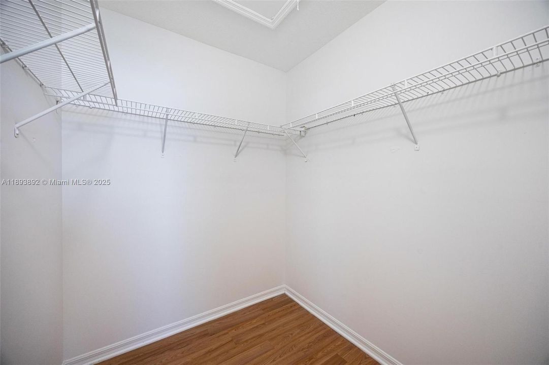 Active With Contract: $270,000 (3 beds, 2 baths, 1518 Square Feet)