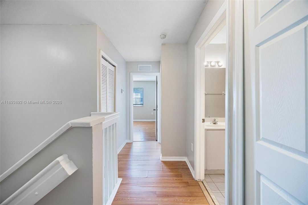 Active With Contract: $270,000 (3 beds, 2 baths, 1518 Square Feet)