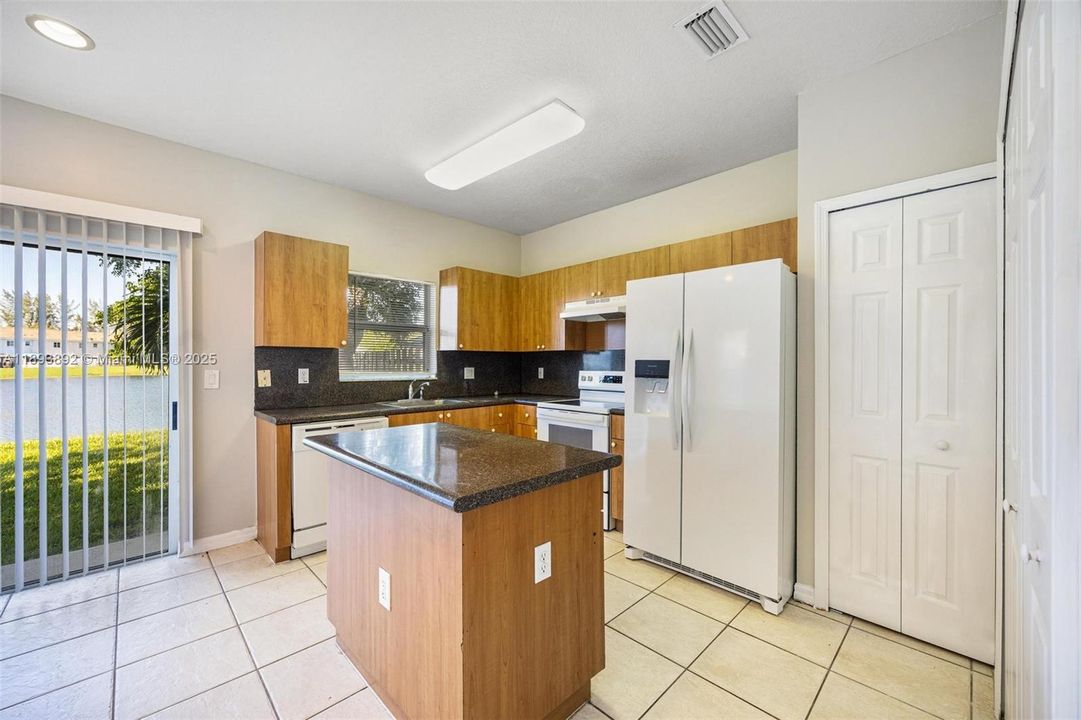 Active With Contract: $270,000 (3 beds, 2 baths, 1518 Square Feet)