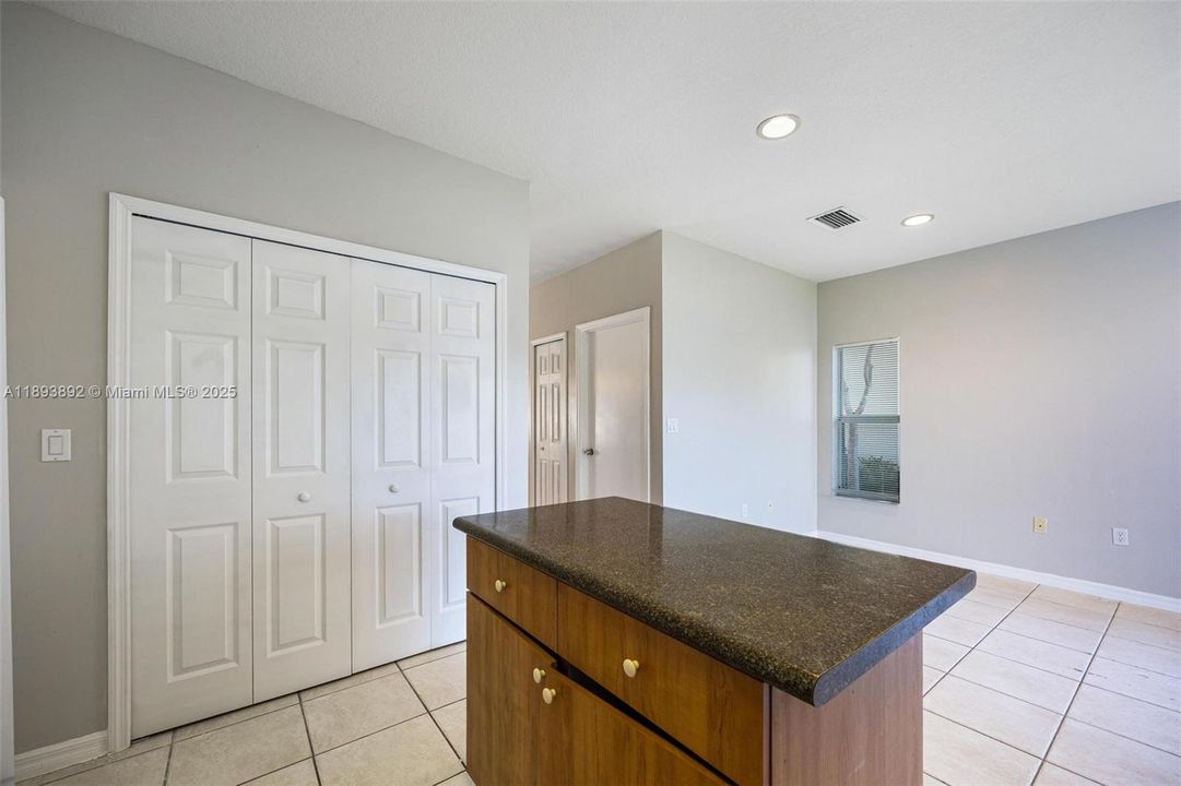 Active With Contract: $270,000 (3 beds, 2 baths, 1518 Square Feet)