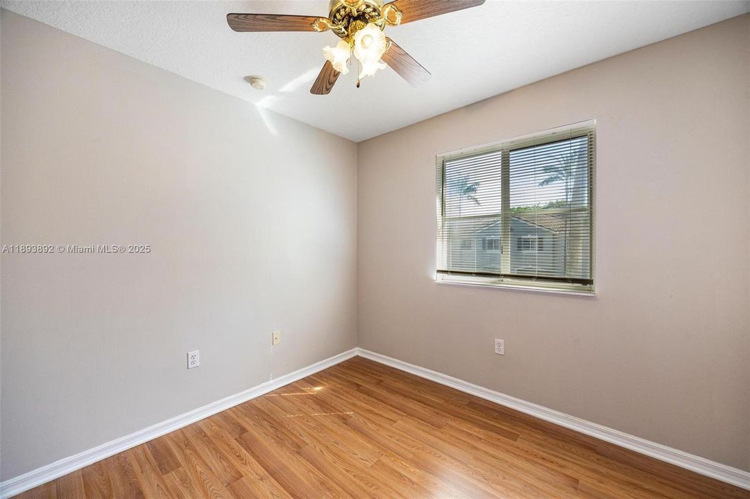 Active With Contract: $270,000 (3 beds, 2 baths, 1518 Square Feet)