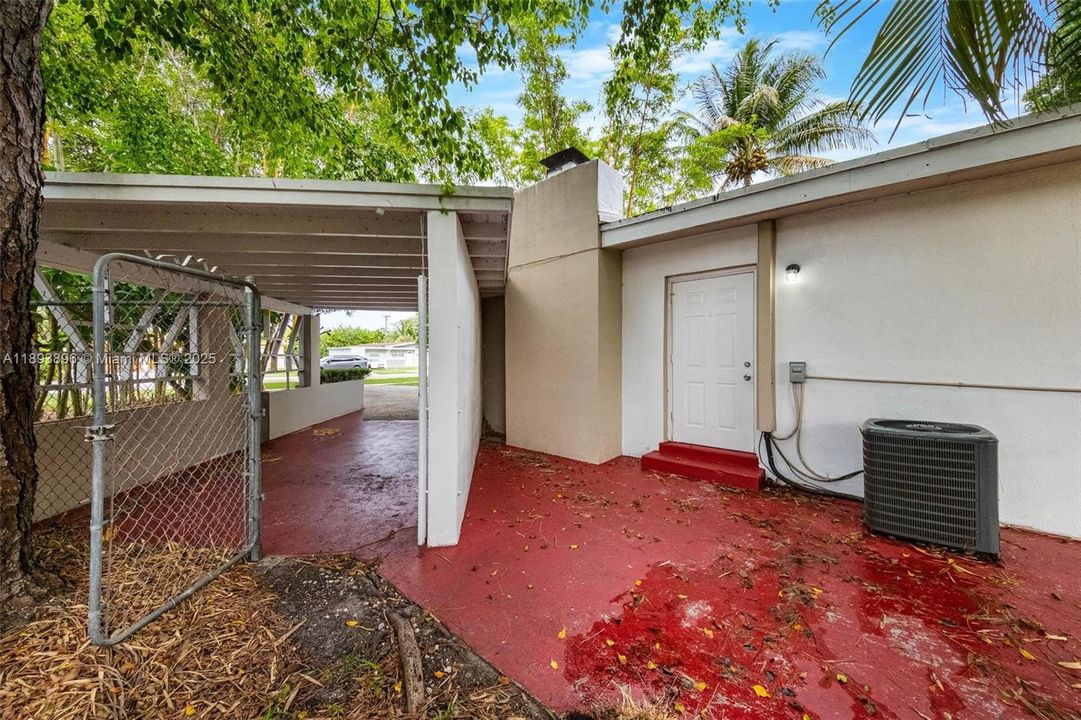 Недавно продано: $379,000 (3 спален, 2 ванн, 1000 Квадратных фут)