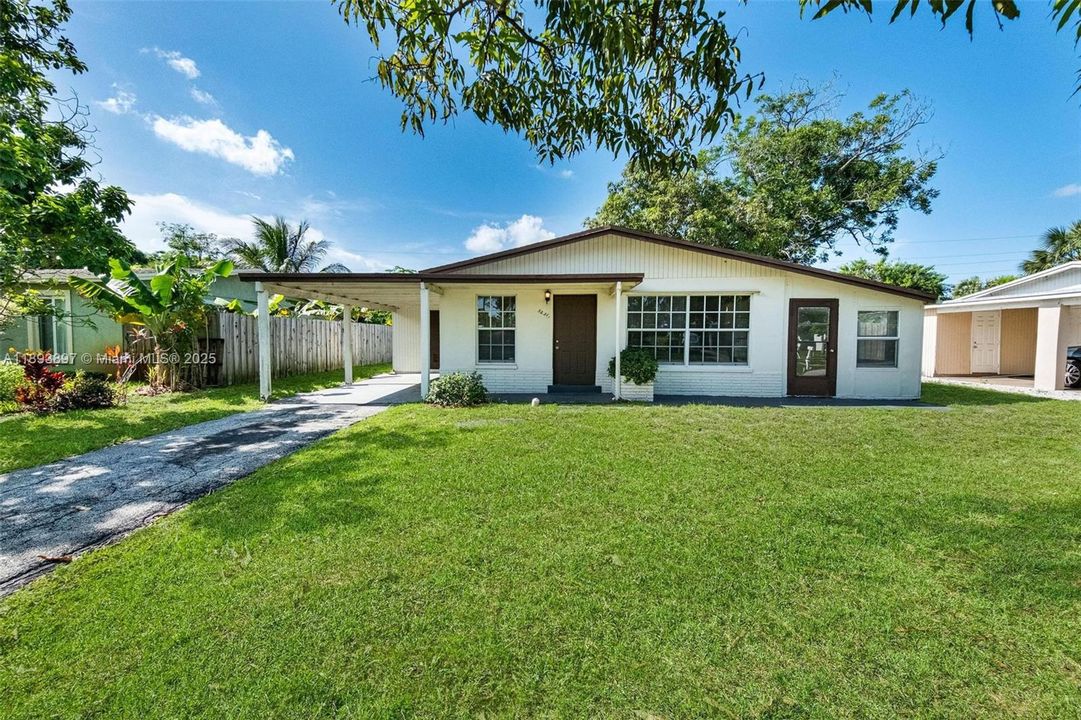 Недавно продано: $330,000 (3 спален, 1 ванн, 1008 Квадратных фут)