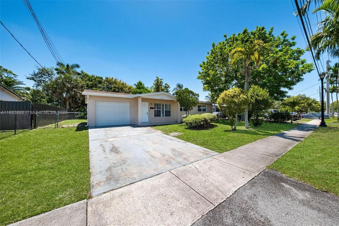 Recently Sold: $399,000 (3 beds, 2 baths, 1066 Square Feet)