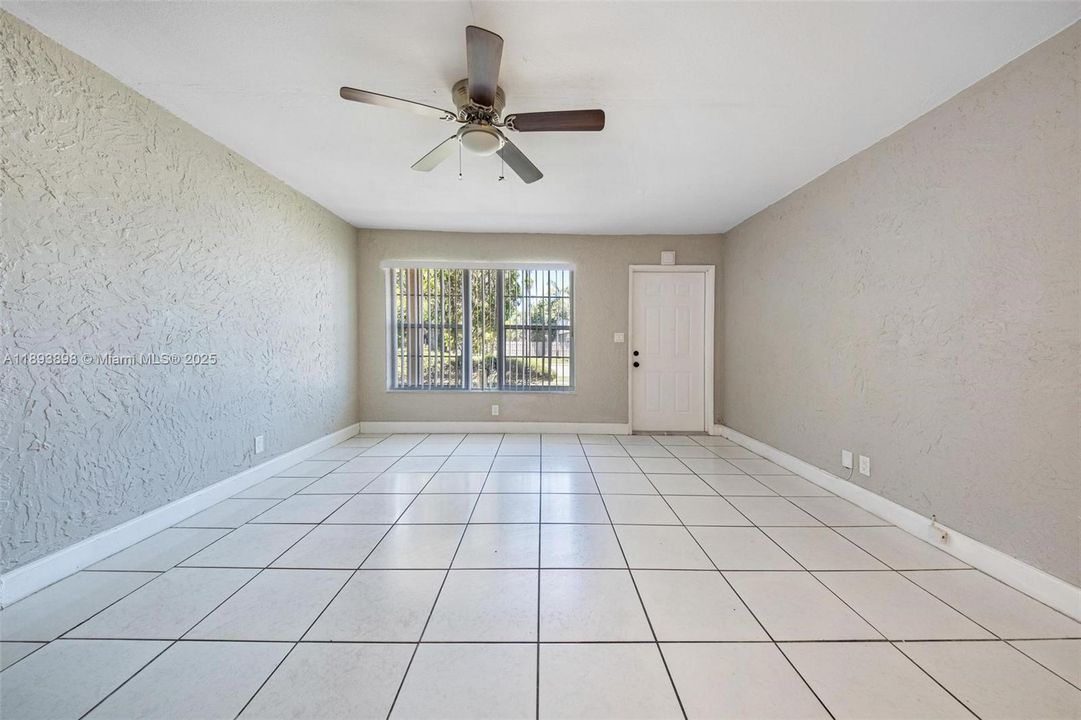 Recently Sold: $399,000 (3 beds, 2 baths, 1066 Square Feet)