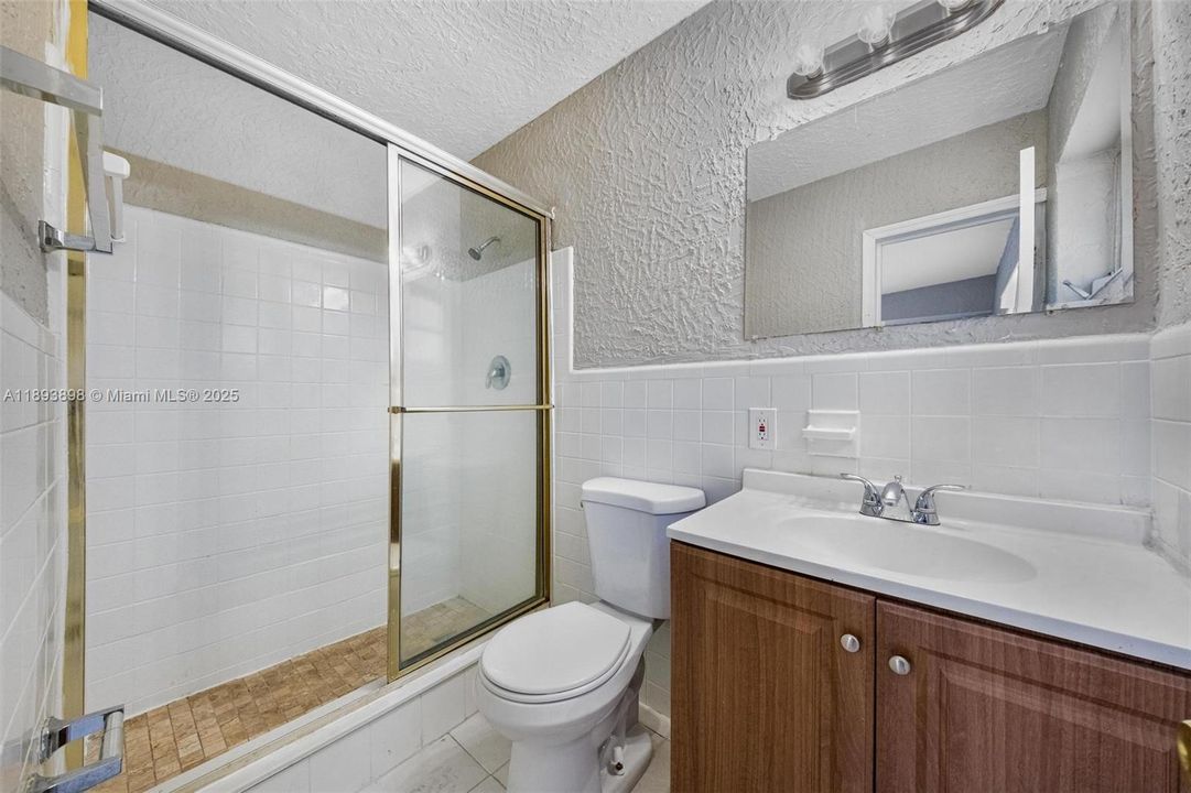 Recently Sold: $399,000 (3 beds, 2 baths, 1066 Square Feet)