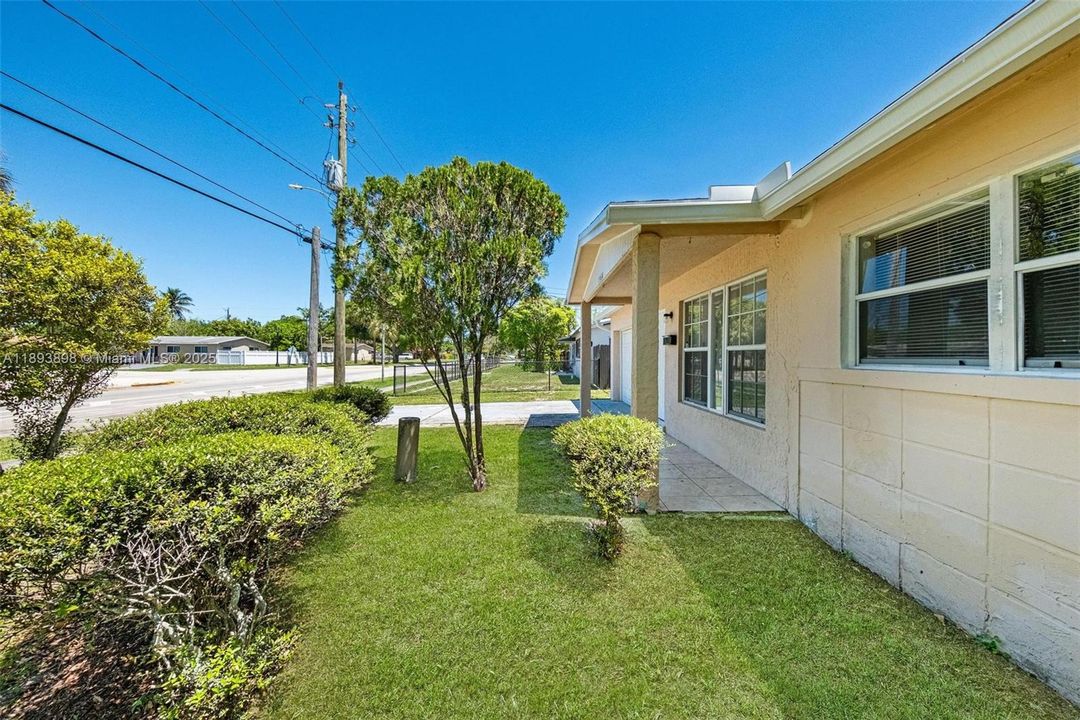 Recently Sold: $399,000 (3 beds, 2 baths, 1066 Square Feet)