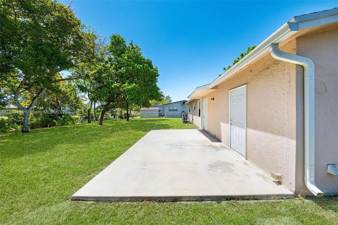 Recently Sold: $399,000 (3 beds, 2 baths, 1066 Square Feet)