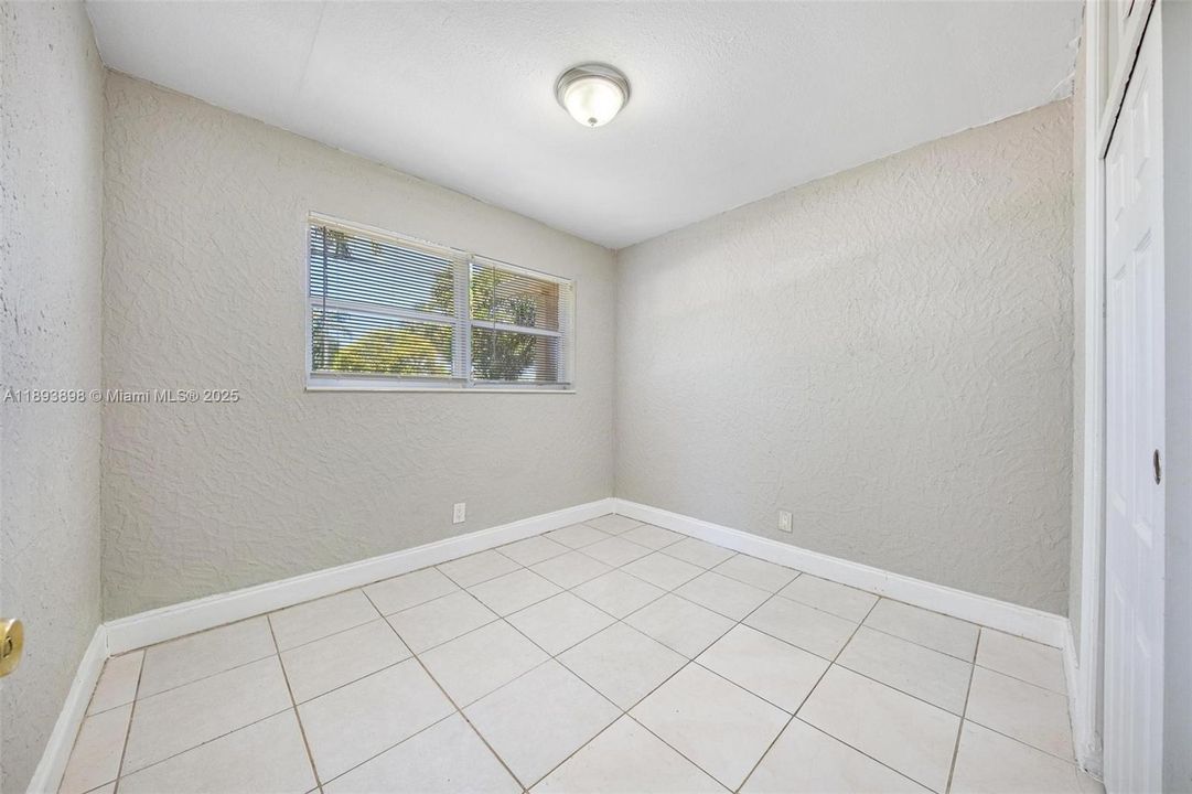 Recently Sold: $399,000 (3 beds, 2 baths, 1066 Square Feet)