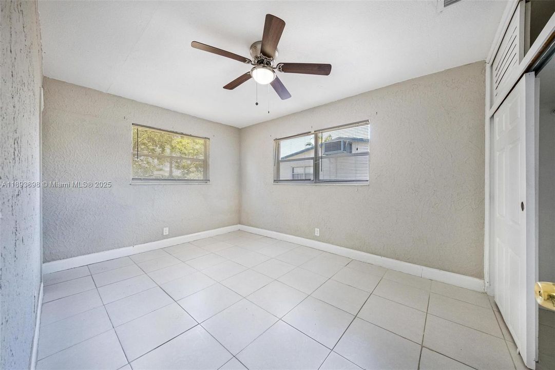 Recently Sold: $399,000 (3 beds, 2 baths, 1066 Square Feet)