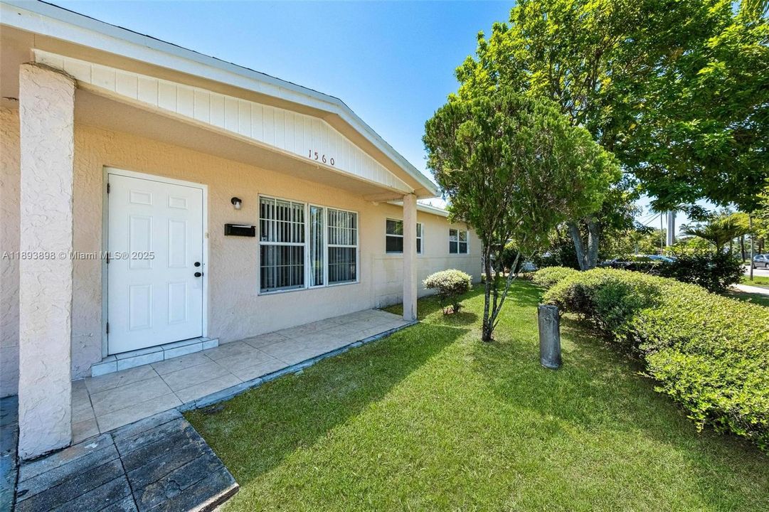 Recently Sold: $399,000 (3 beds, 2 baths, 1066 Square Feet)