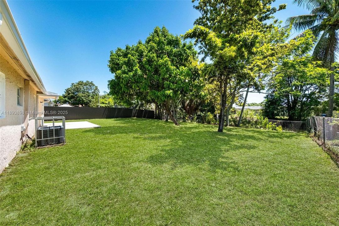 Recently Sold: $399,000 (3 beds, 2 baths, 1066 Square Feet)