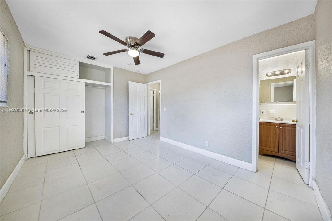 Recently Sold: $399,000 (3 beds, 2 baths, 1066 Square Feet)