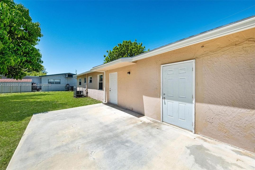 Recently Sold: $399,000 (3 beds, 2 baths, 1066 Square Feet)