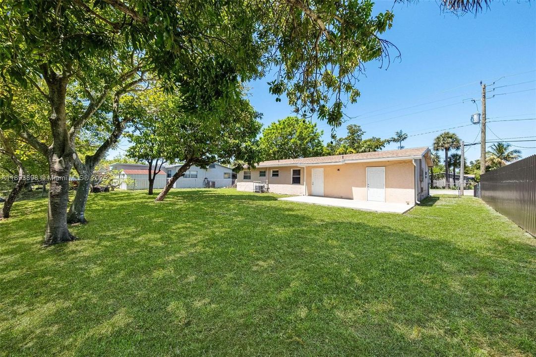 Recently Sold: $399,000 (3 beds, 2 baths, 1066 Square Feet)