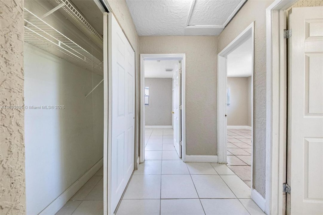 Recently Sold: $399,000 (3 beds, 2 baths, 1066 Square Feet)