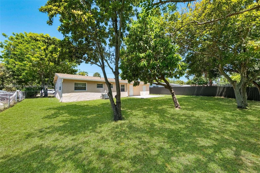 Recently Sold: $399,000 (3 beds, 2 baths, 1066 Square Feet)