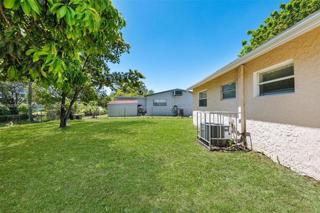 Recently Sold: $399,000 (3 beds, 2 baths, 1066 Square Feet)