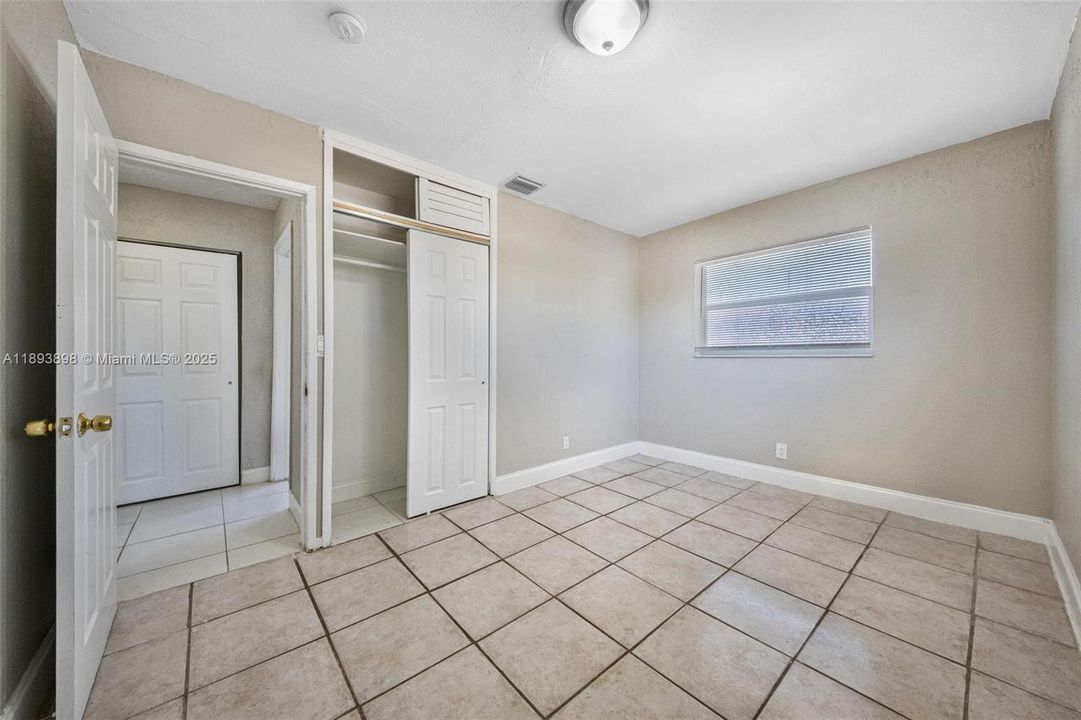 Recently Sold: $399,000 (3 beds, 2 baths, 1066 Square Feet)