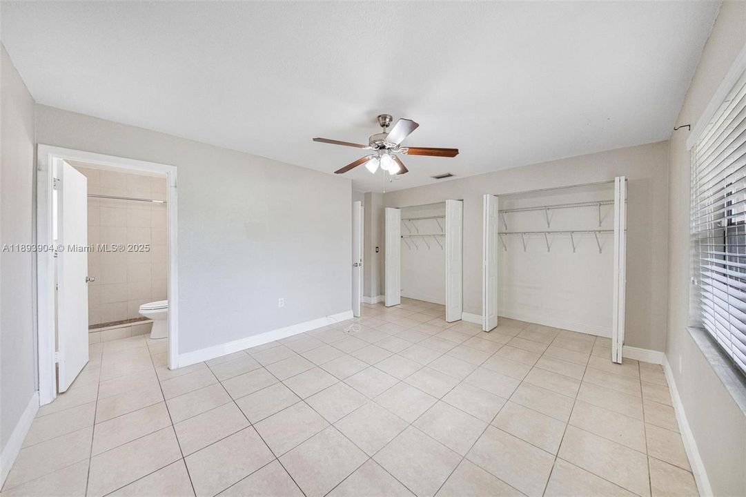 合同活跃: $412,000 (3 贝兹, 2 浴室, 1331 平方英尺)