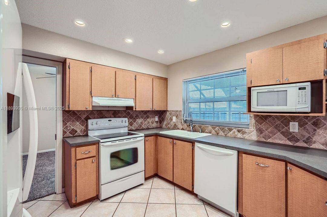 For Sale: $511,000 (3 beds, 2 baths, 1632 Square Feet)